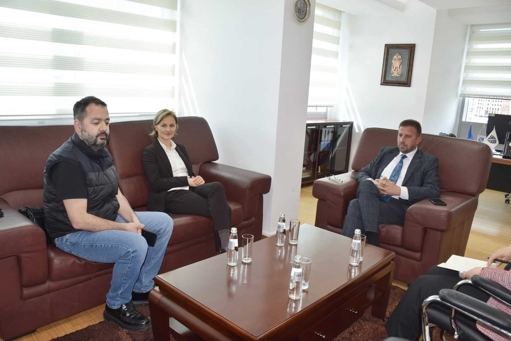 Ministri Demiri priti në takim Shefen e Misionit të IOM në Kosovë