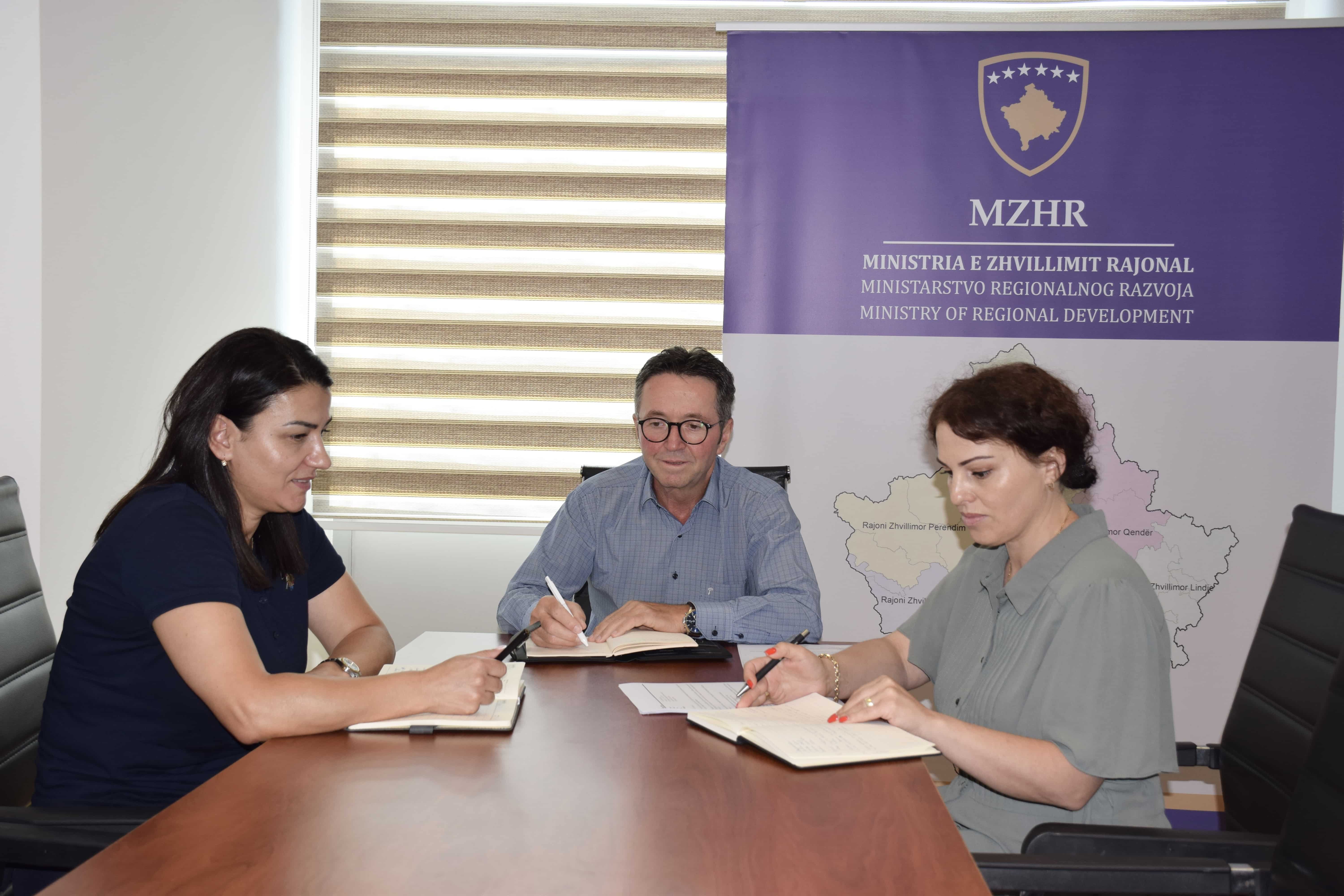 U.D. Sekretari i Përgjithshëm i MZHR-së priti në takim përfaqësuesen e CIMIC Joint Effects Center