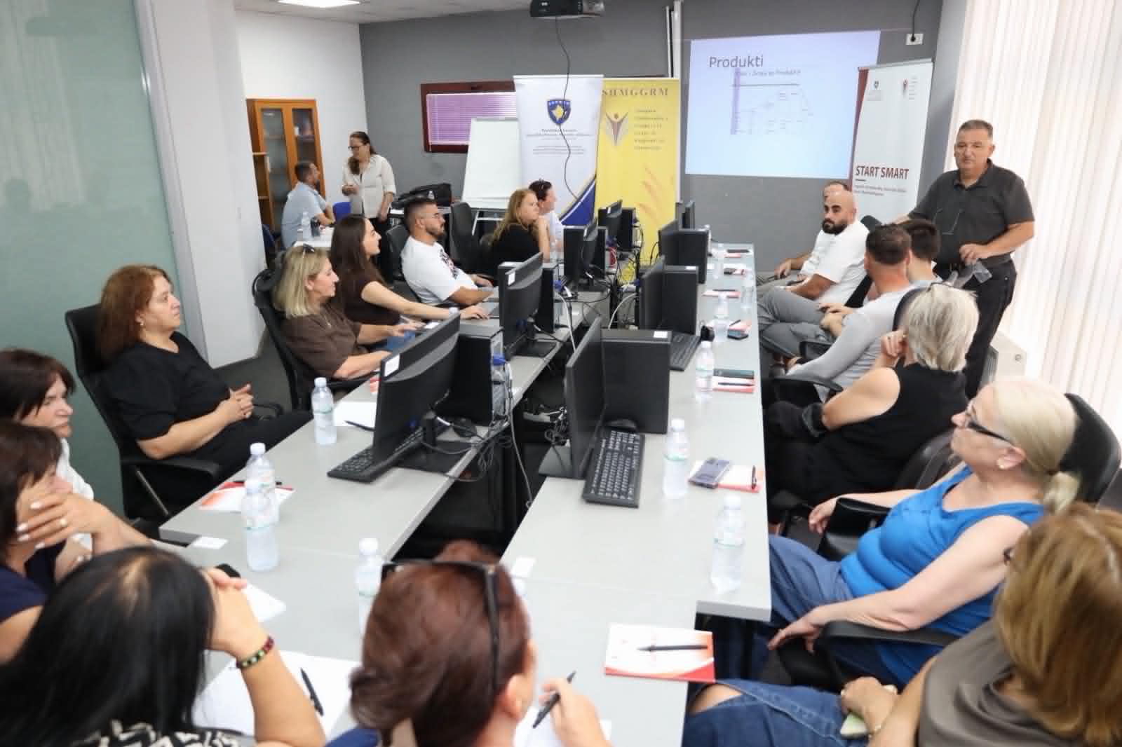 OJQ “Shoqata multietnike të grave të regjionit të Mitrovicës” ka zhvilluar Aktivitetin lidhur me temën “Start smart fuqizimi i të rinjëve dhe grave për zhvillim socio-ekonomik rajonal”